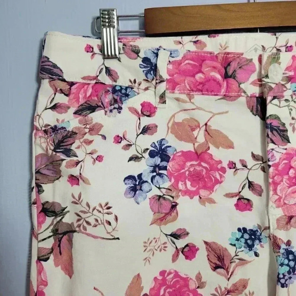 St. John's Bay Size 12 White Bright Pink Floral Summer Travel Party Dressy Capri - Picture 2 of 10